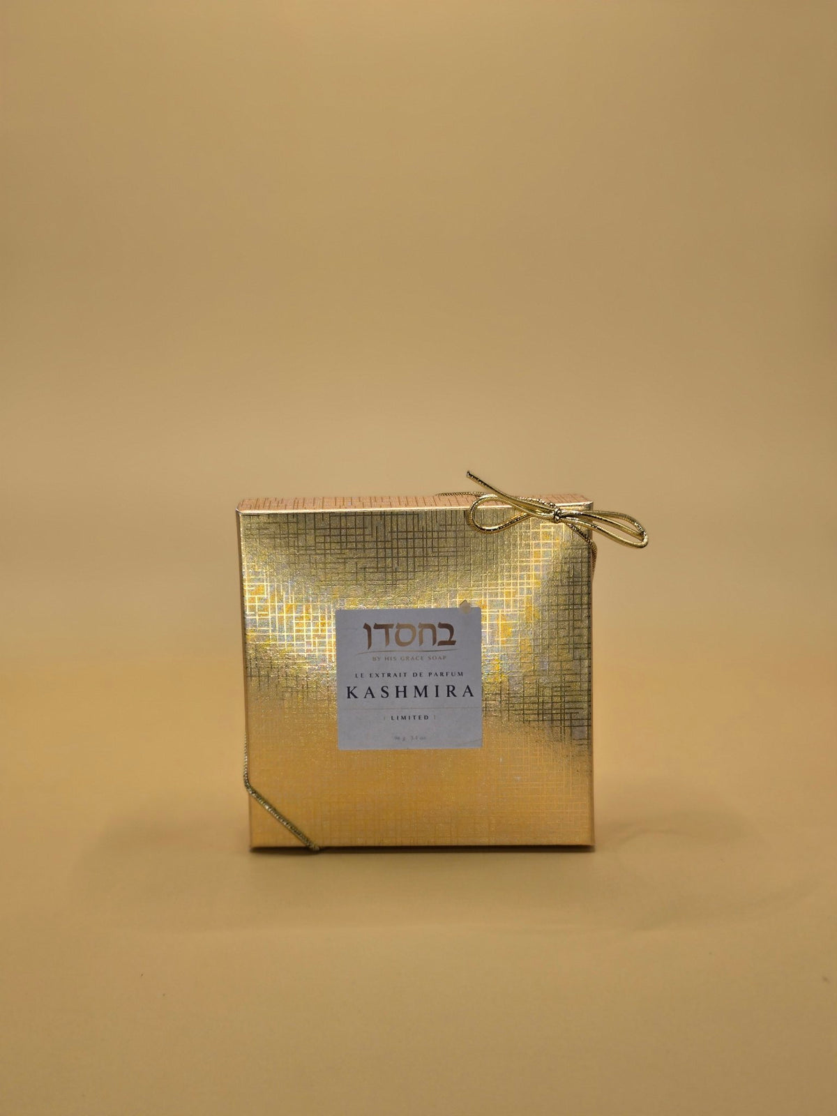 Kashmira Jasmine gold gift box